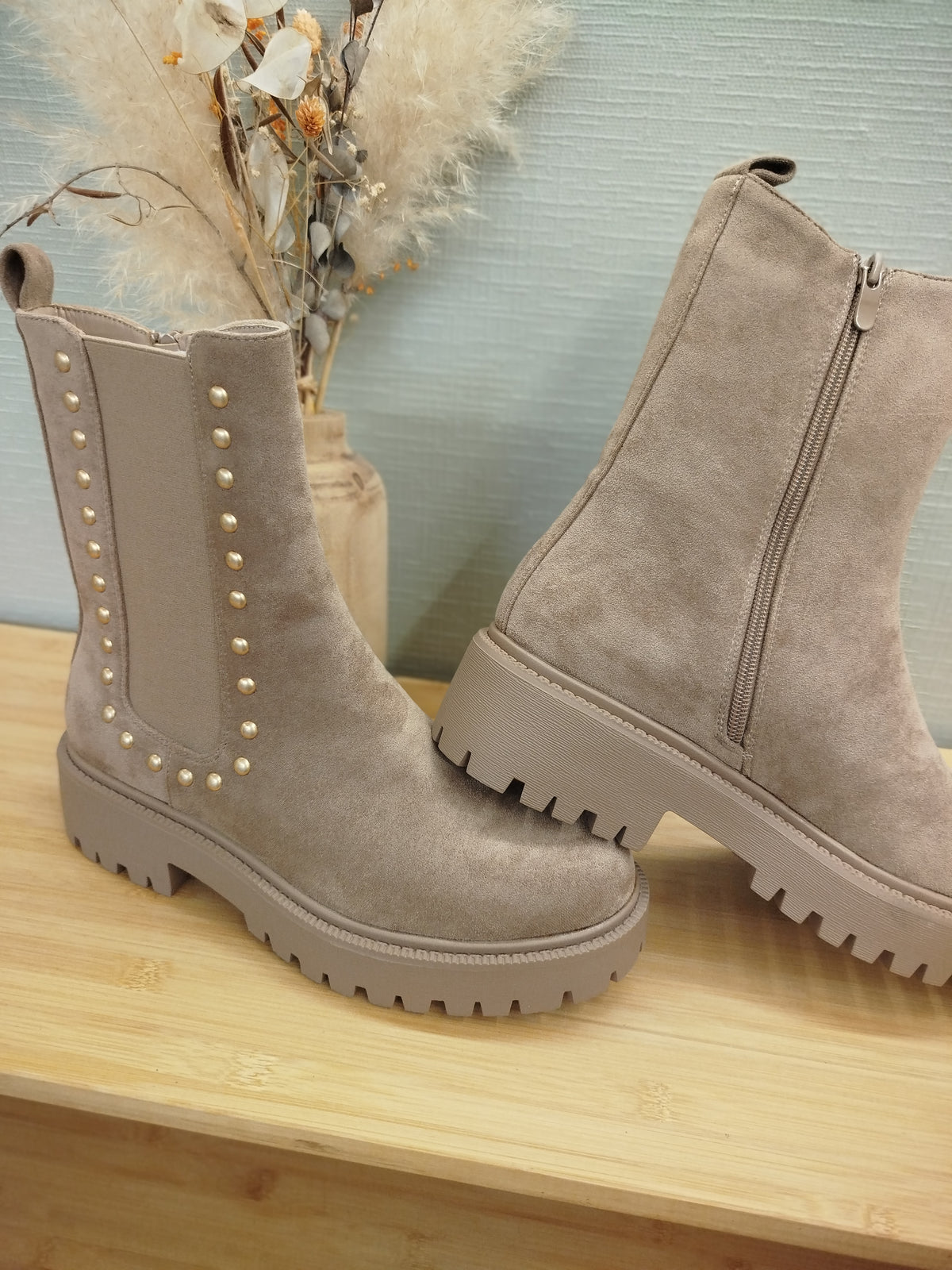 Bottines Hope - bottines suédine crème à clous