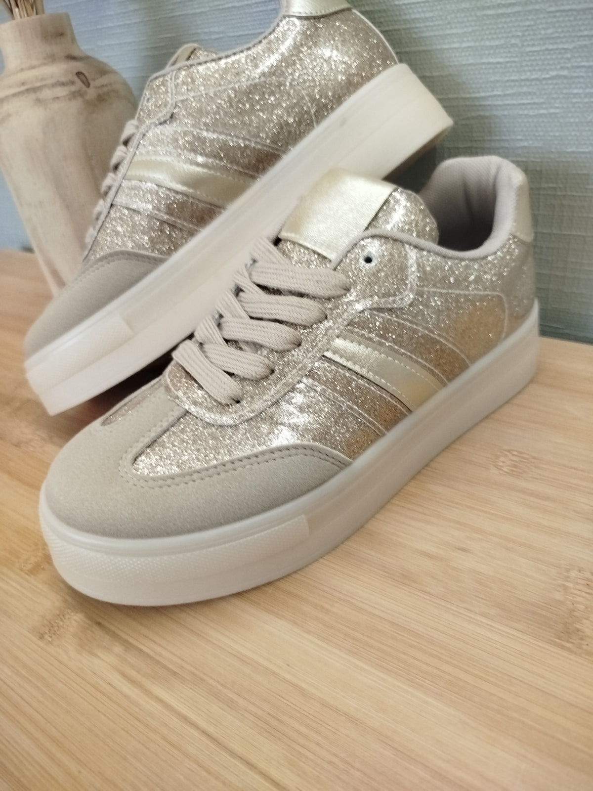 Basket Séraphine - basket plateforme beige et or