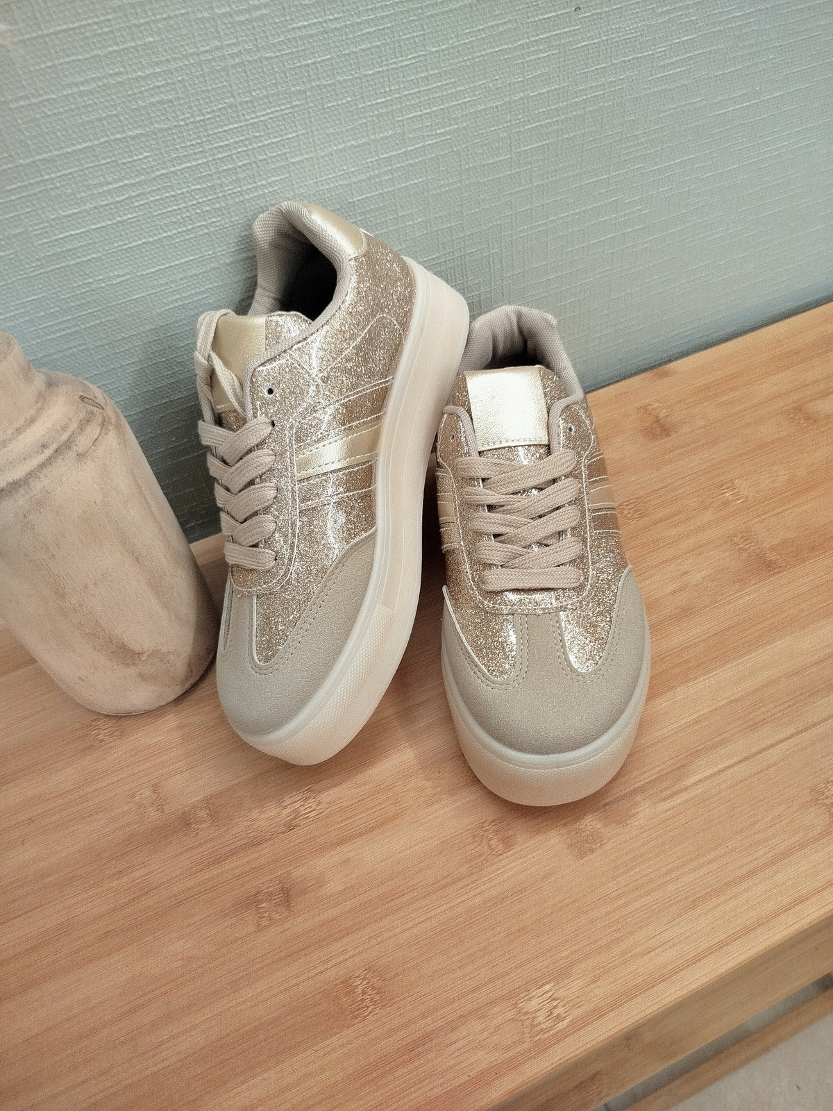 Basket Séraphine - basket plateforme beige et or