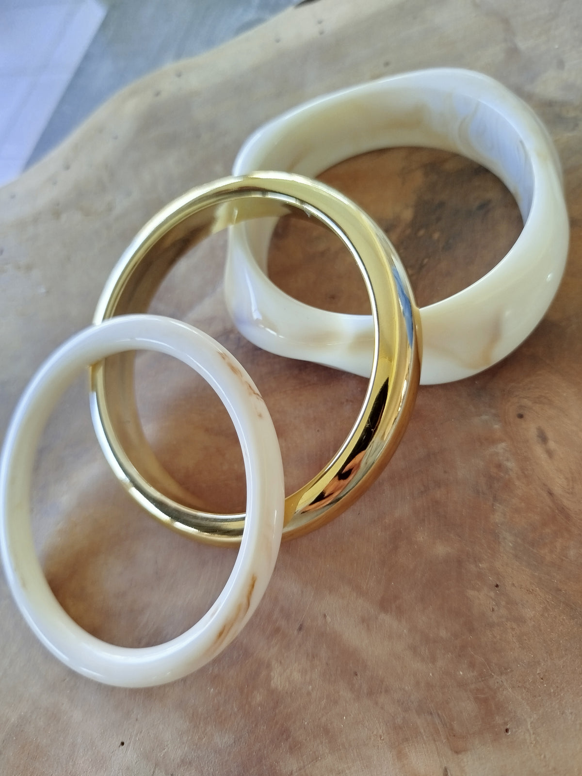 Trio de bracelets Alba crème et doré – Joncs femme
